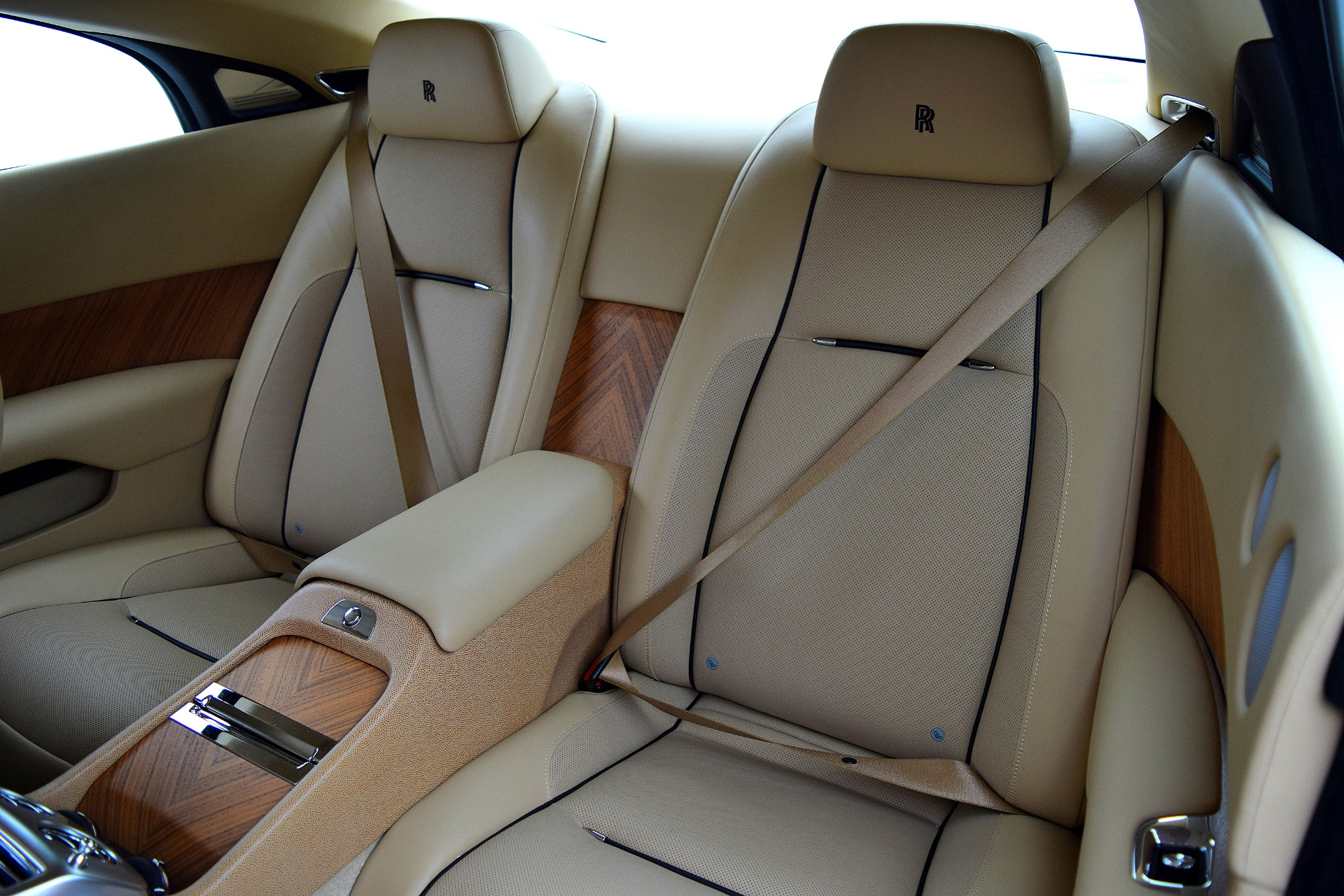 2015 Rolls-Royce Wraith Base photo 17