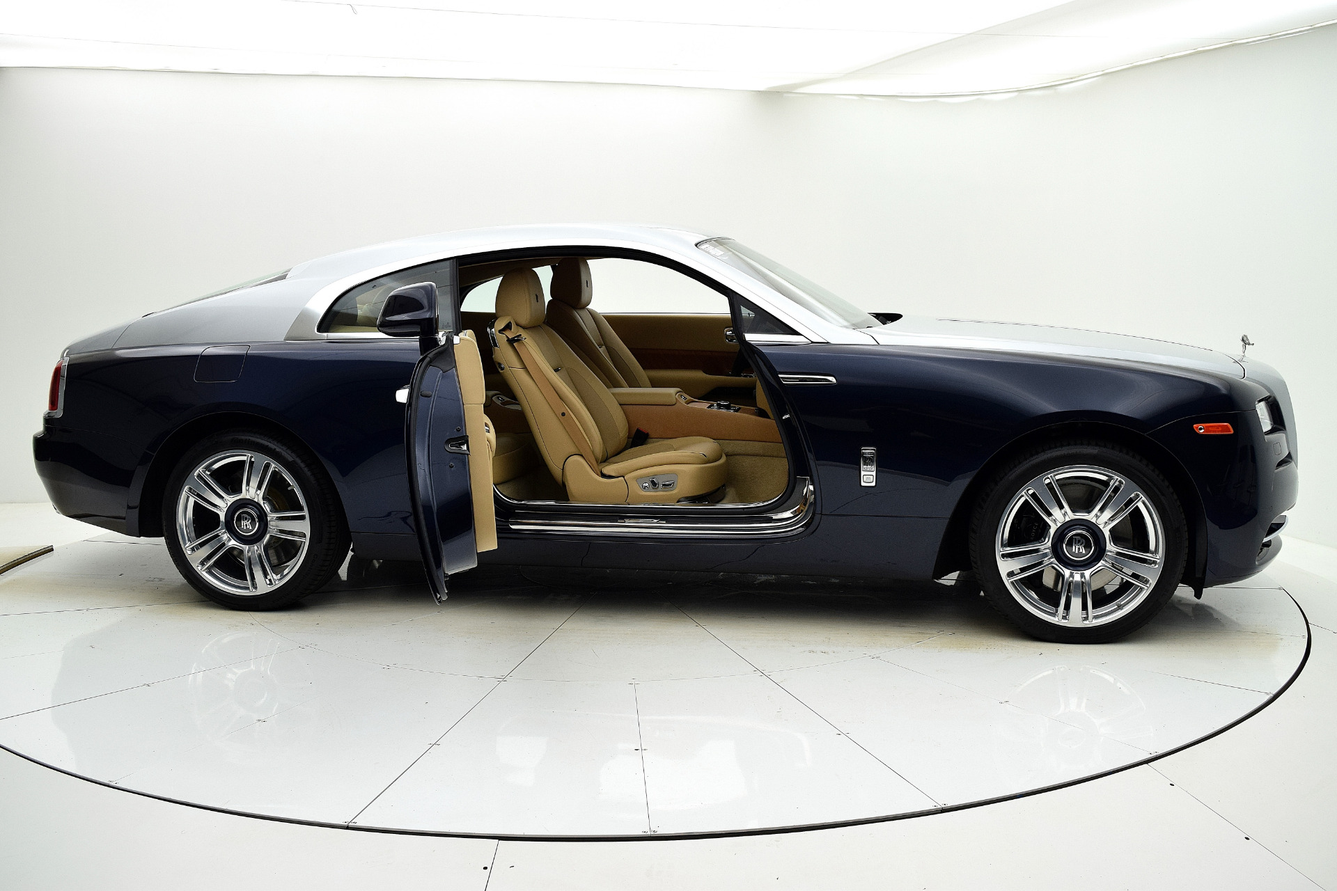 2015 Rolls-Royce Wraith Base photo 18