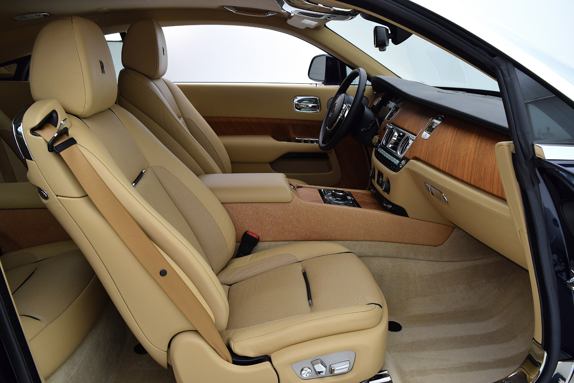 2015 Rolls-Royce Wraith Base photo 21