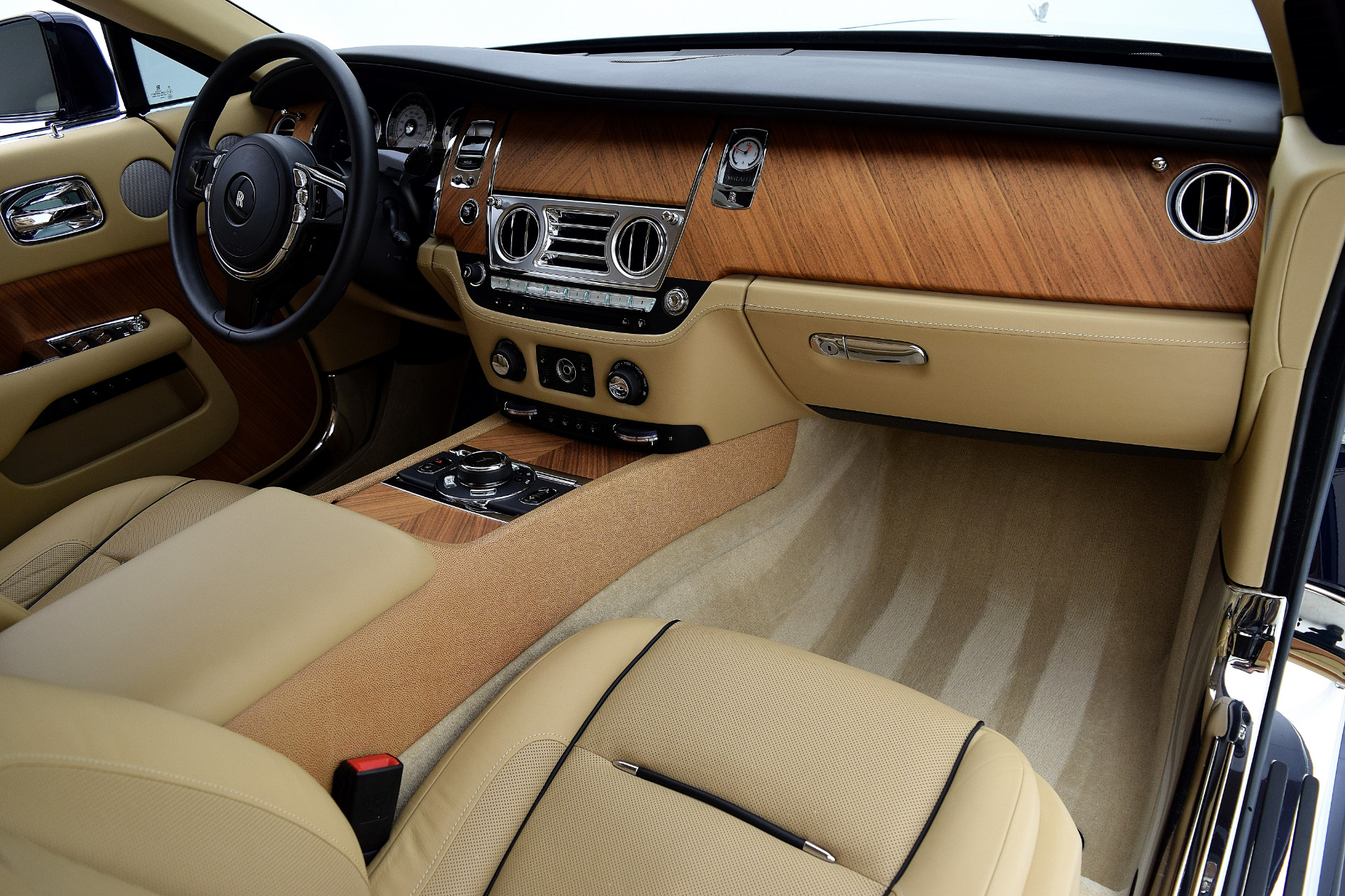 2015 Rolls-Royce Wraith Base photo 22