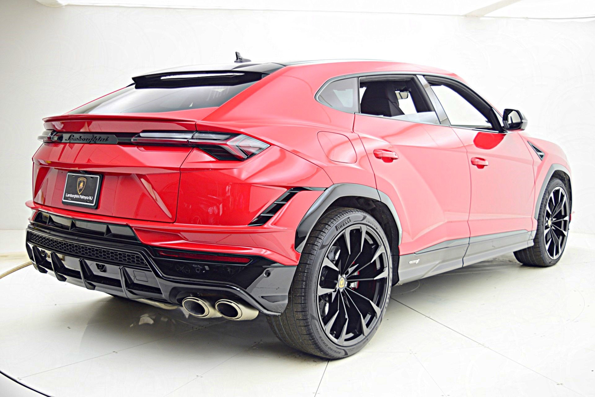 2023 Lamborghini Urus S photo 13