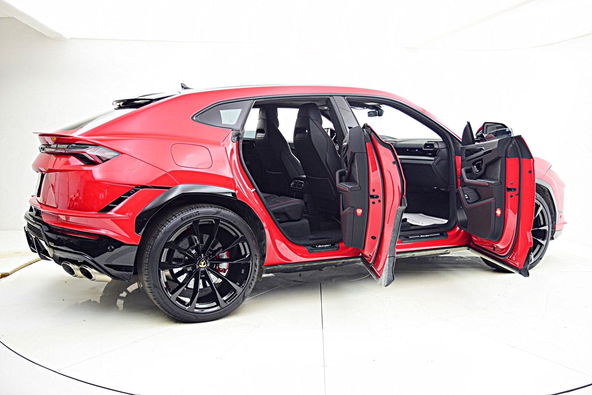 2023 Lamborghini Urus S photo 14