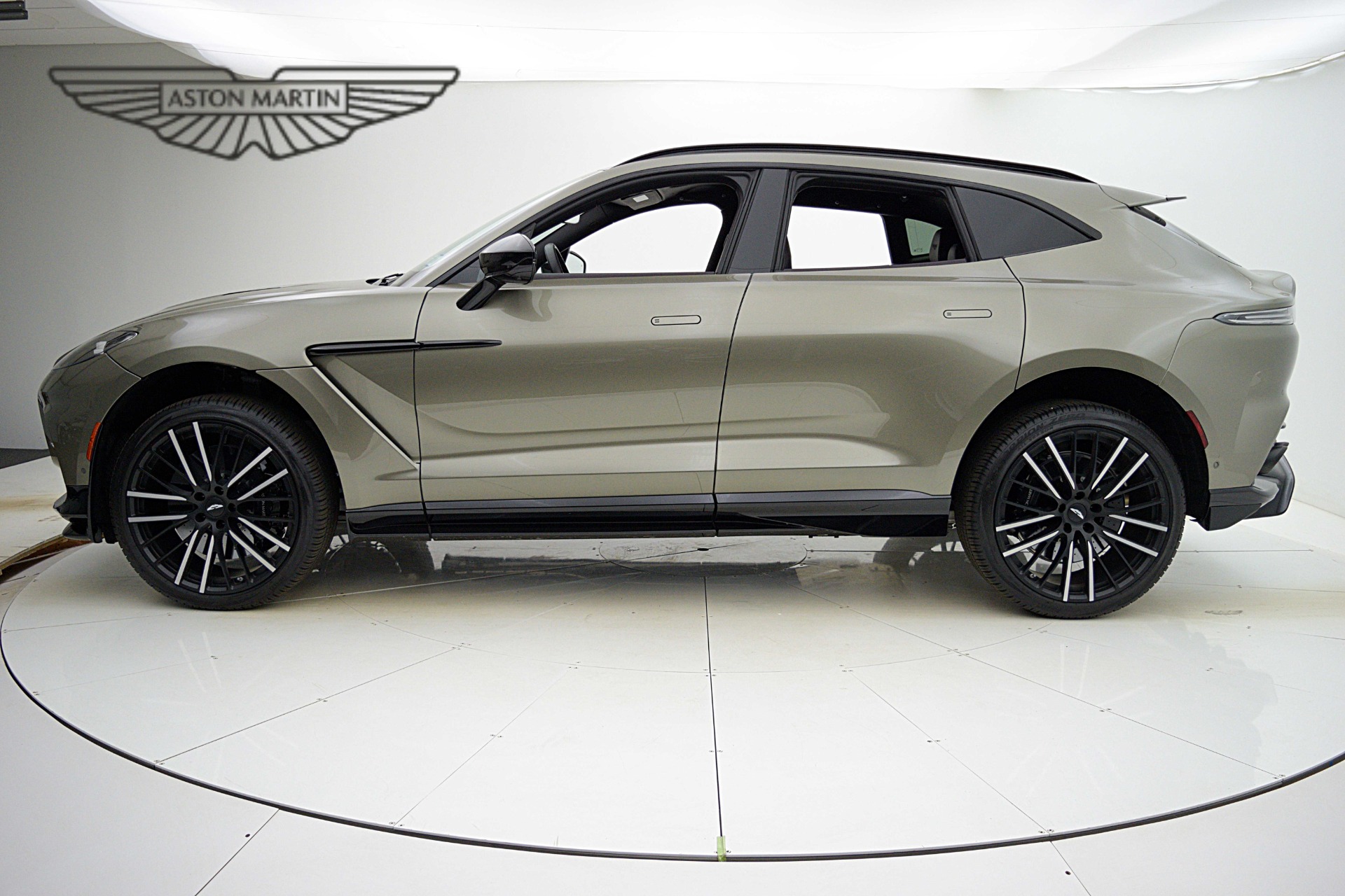 Used 2024 Aston Martin DBX 707 For Sale ($219,000) | F.C. Kerbeck Aston ...