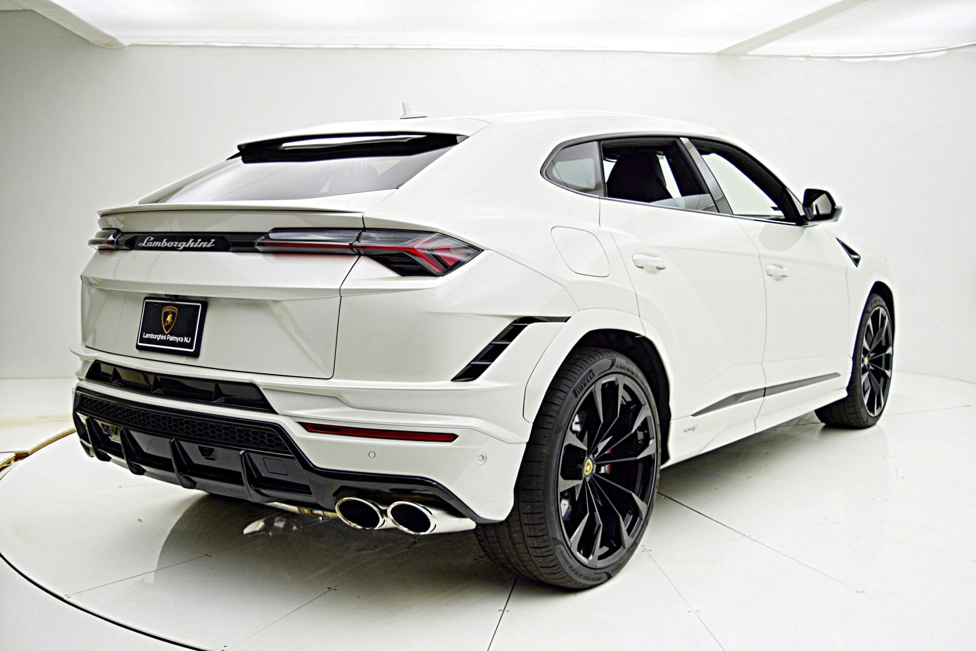 2024 Lamborghini Urus S photo 11