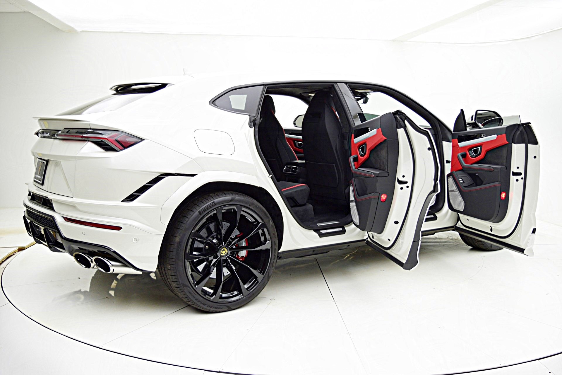 2024 Lamborghini Urus S photo 12