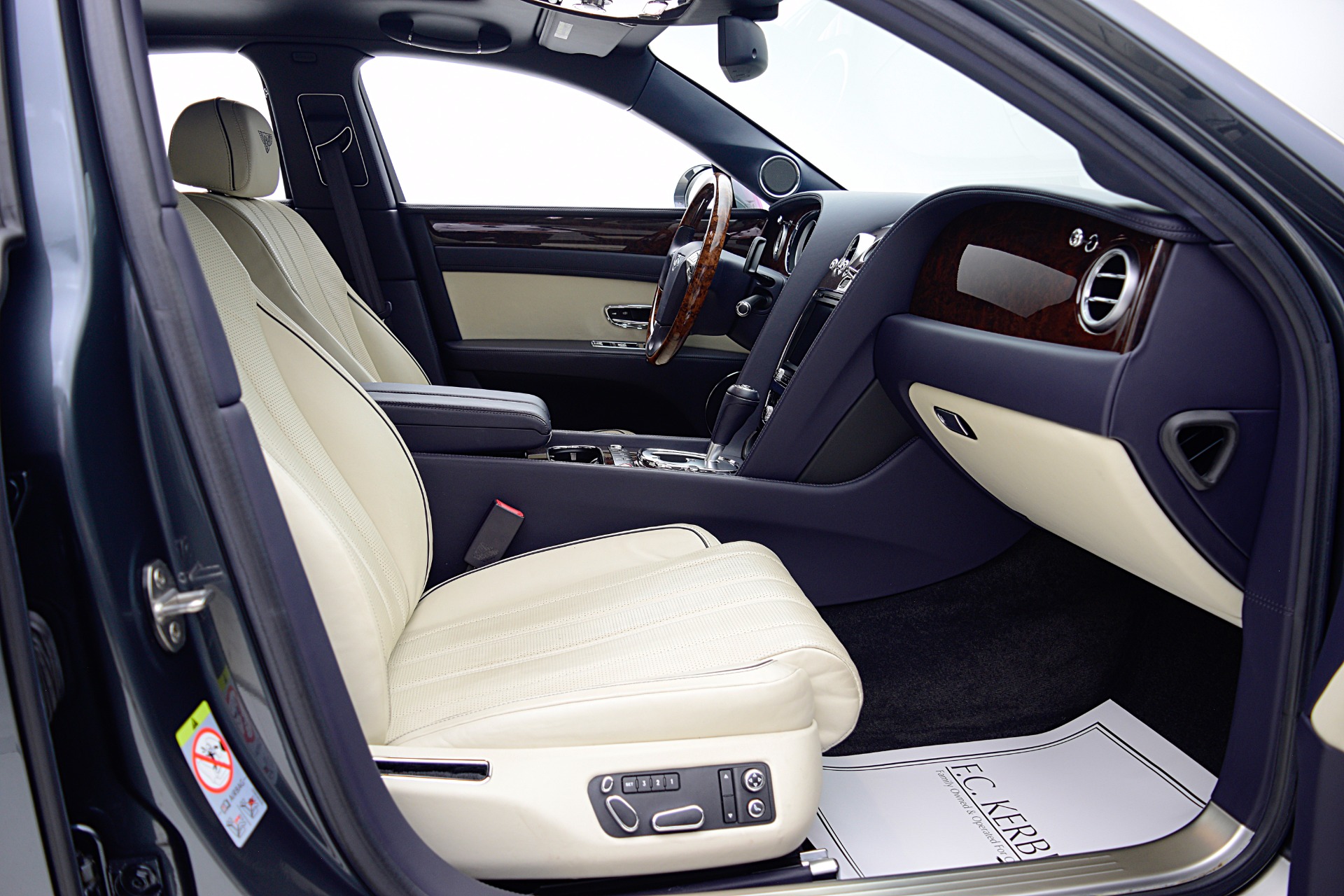 2015 Bentley Flying Spur Base photo 30