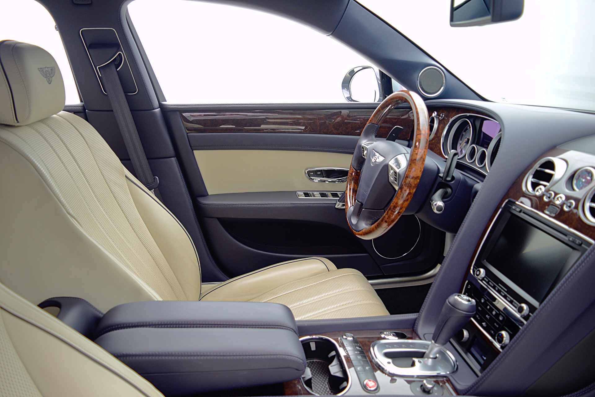 2015 Bentley Flying Spur Base photo 32