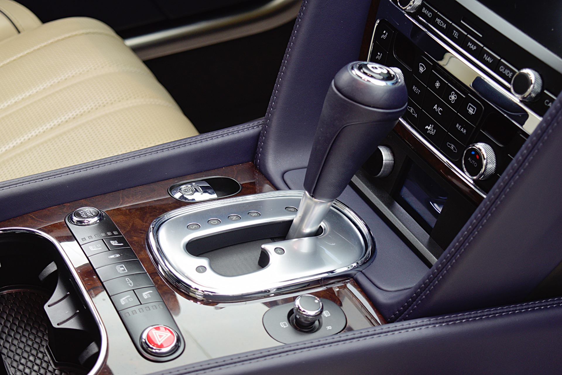 2015 Bentley Flying Spur Base photo 33