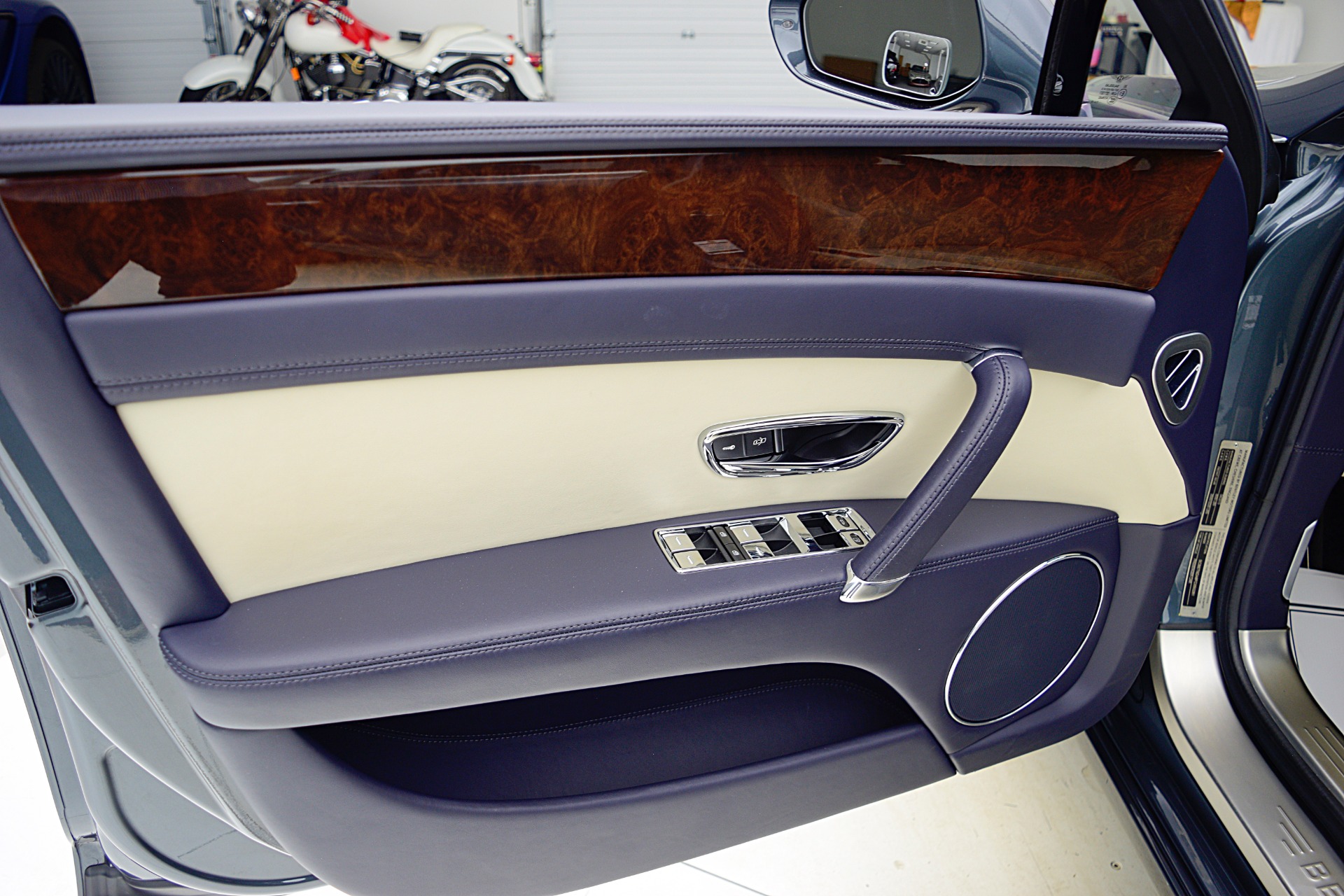 2015 Bentley Flying Spur Base photo 43